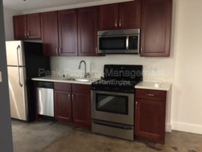 Building Photo - 219 E Bank St