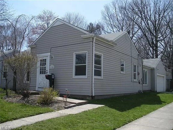 Primary Photo - 1100 Orchard Heights Dr