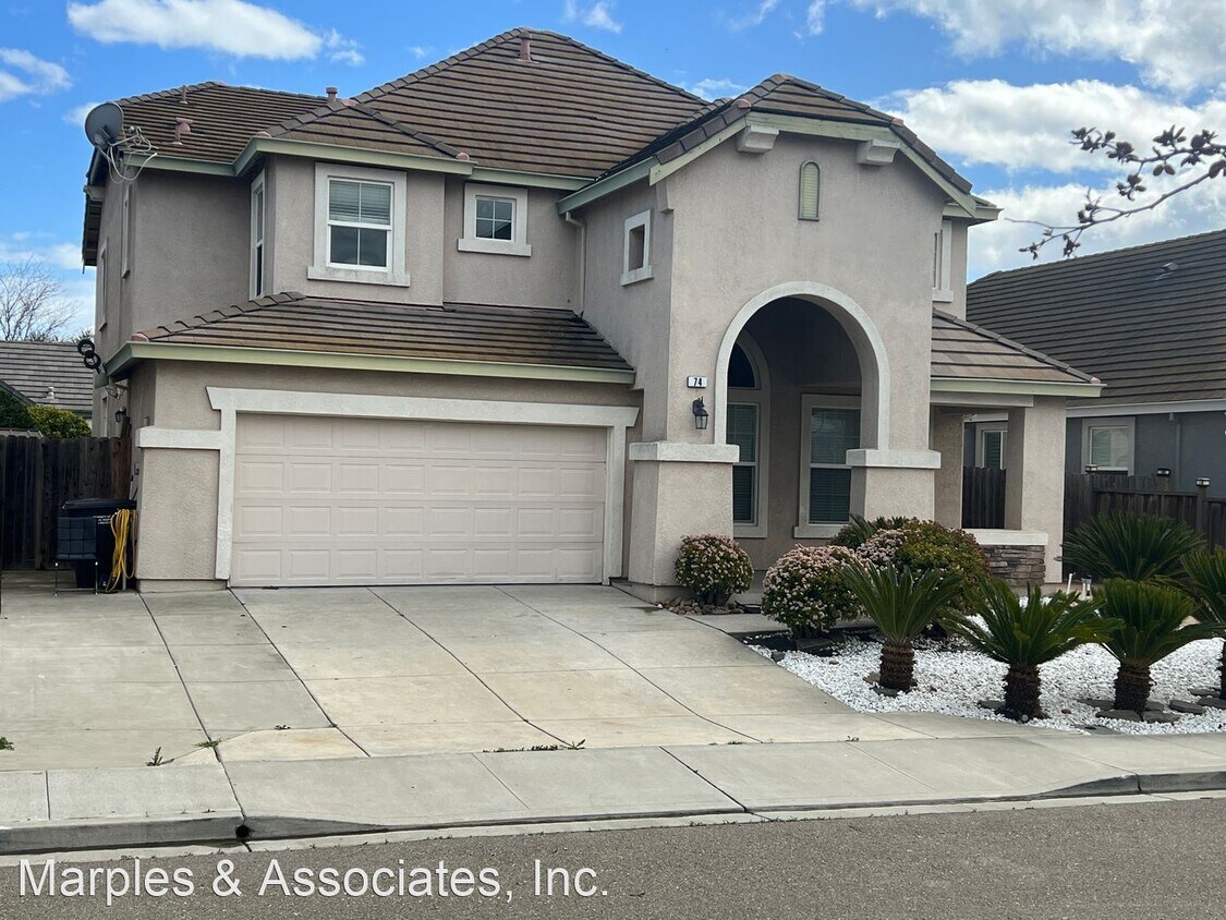 4 br, 3.5 bath House 74 Vella Circle House for Rent in Oakley, CA