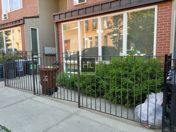 Foto principal - 228-216 16th St