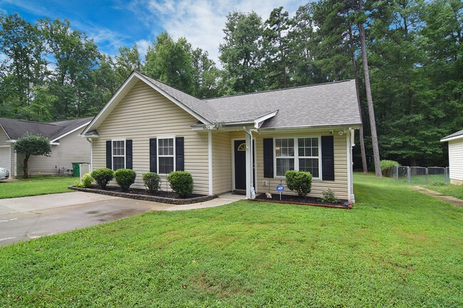 Side Lawn Front - 6825 Sullins Rd House