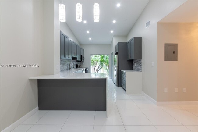 Foto del edificio - 6990 NW 179th St