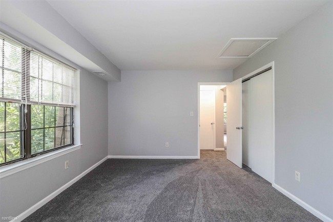 Building Photo - 1 br, 1 bath  - 567 West Ave Ivy West