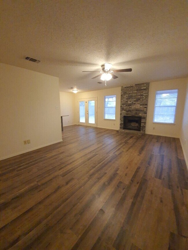 Foto del edificio - Affordable 3-bedroom, 2 bath home READY NOW!