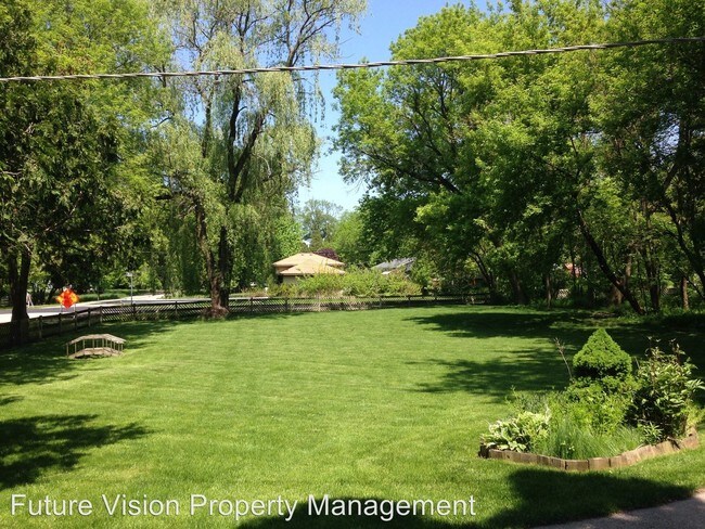 Foto del edificio - 1315 Menoma Trl