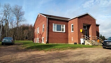 Building Photo - 1020 Rue Centrale St