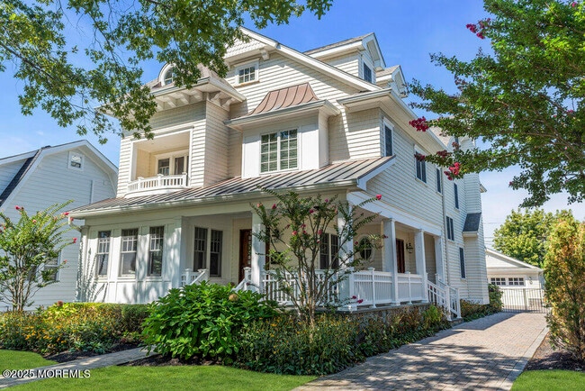 Foto del edificio - 420 Tuttle Ave