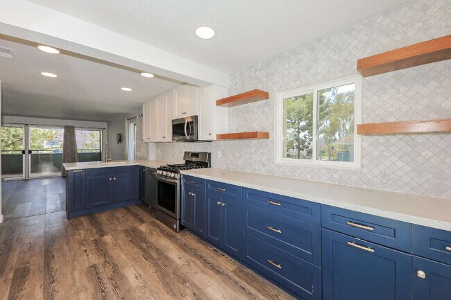 Foto del edificio - Modern 3 Bed / 2 Bath Turnkey Home with Exceptional Amenities!