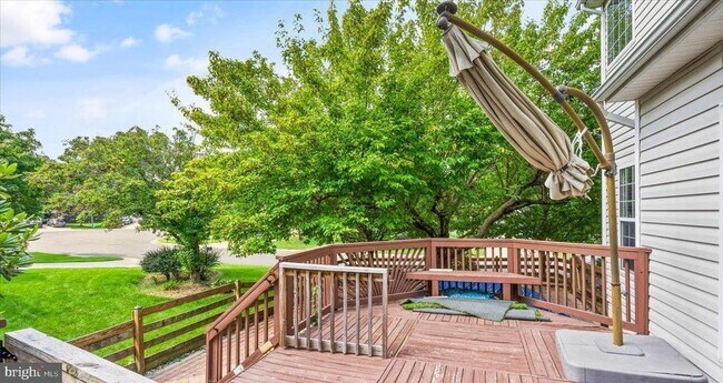Building Photo - 9750 Granary Pl