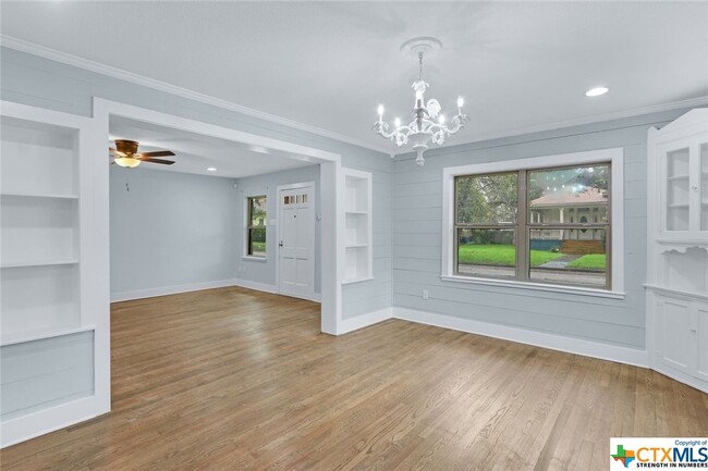 Building Photo - 1013 N Milam St