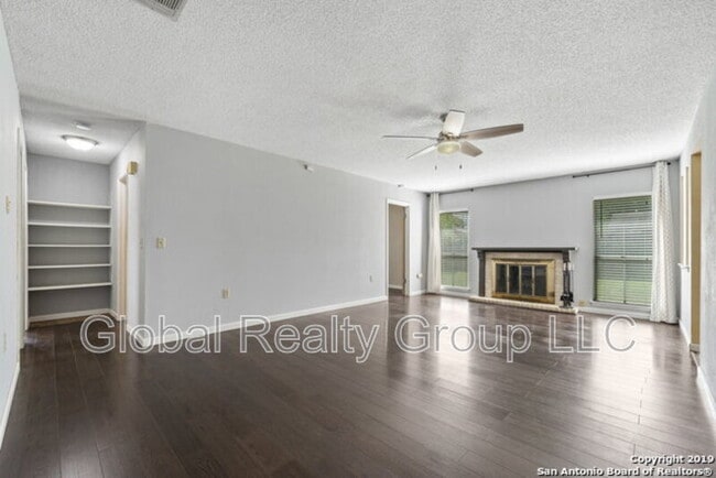 Building Photo - 109 Meadow Way