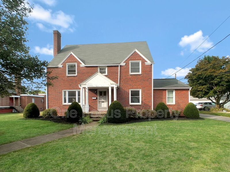 513 Spruce St, Montoursville, PA 17754 House Rental in Montoursville