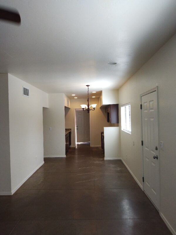 Building Photo - 3867 N Tyndall Ave