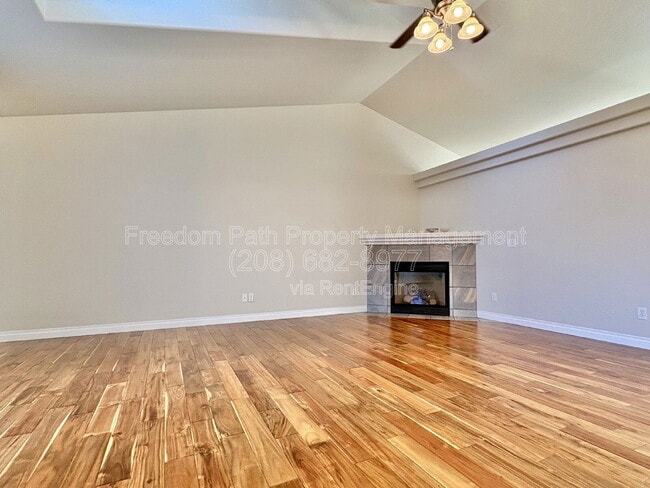 Foto del edificio - 594 W Ashworth Ln