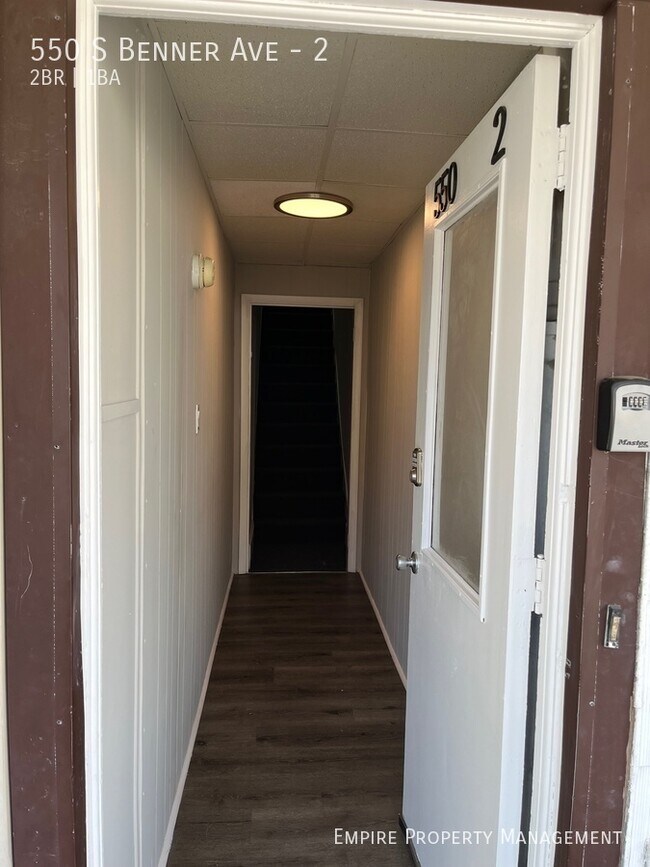 Foto del edificio - 2nd/3rd Floor: 2 Bedroom/ 1 Bathroom Apart...