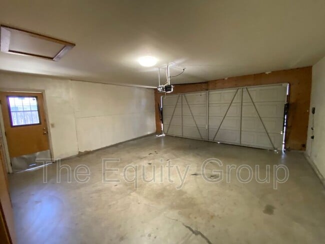 Building Photo - 1348 E Ferguson Ct