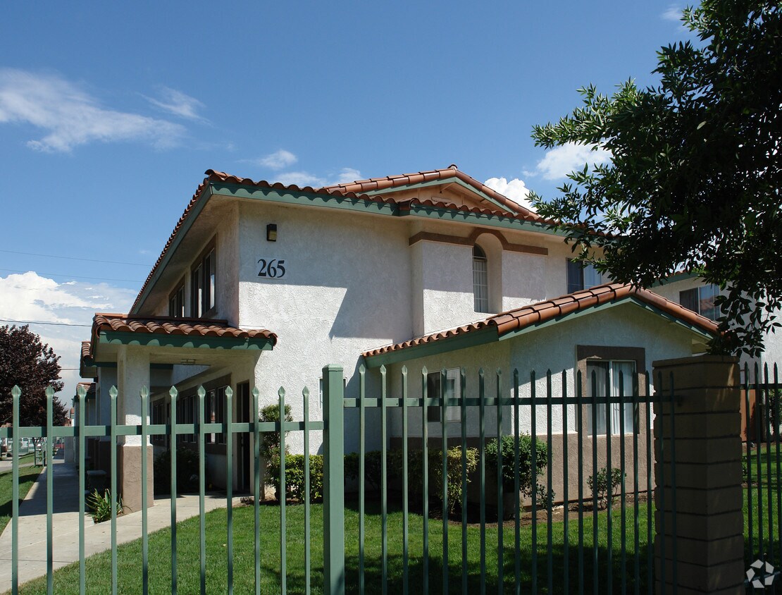 Foto del edificio - 265 S Vicentia Ave