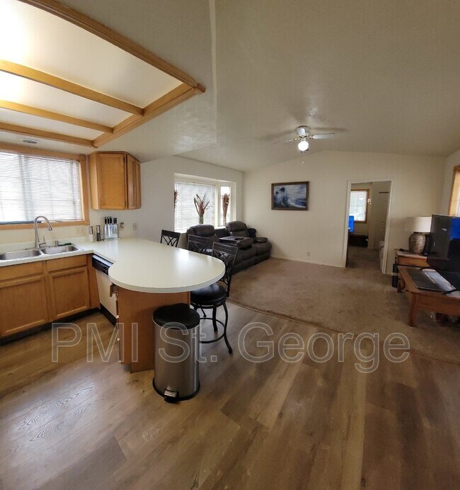 2990 E Riverside Dr, St. UT 84790 House Rental in St.