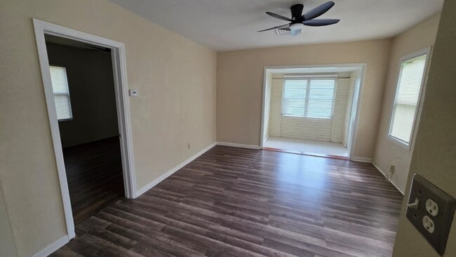 Foto del edificio - 161 NW 156th St