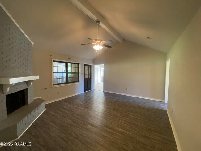 Foto del edificio - 2437 Bernwood Dr