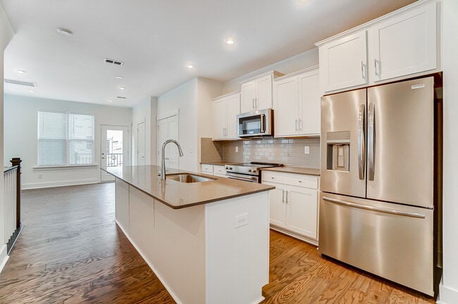 Building Photo - 5019 Sovereignty Ct