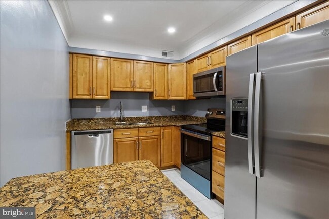 Foto del edificio - 2867 Shepperton Terrace