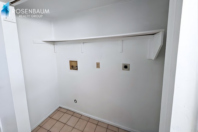 Building Photo - Charming 2-bedrooms, 1-bath upstairs apartment in Prescott Valley!