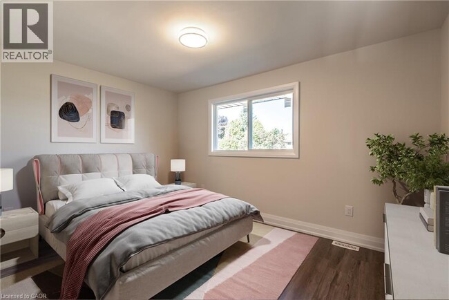 Building Photo - 73 Ofield Rd