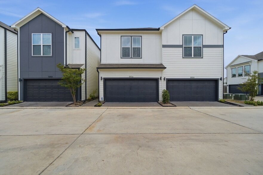 Photo - 5906 Jasper Jones Way Unit