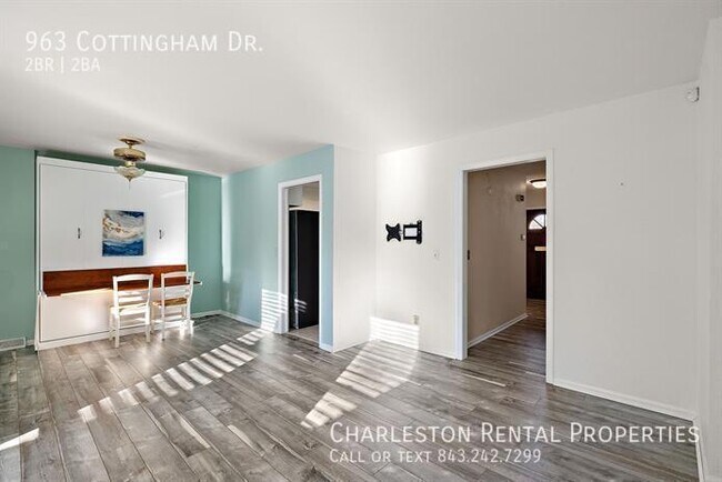 Foto del edificio - 963 Cottingham Dr