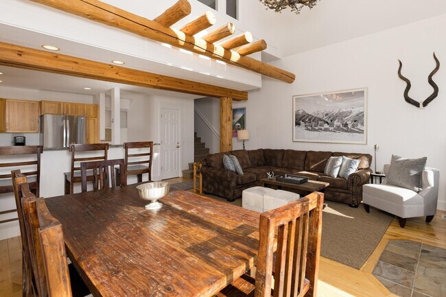 Foto del edificio - 7 Saddle Ridge Rd