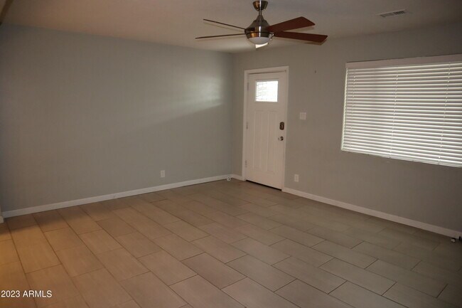 Foto del edificio - 7818 E Moreland St