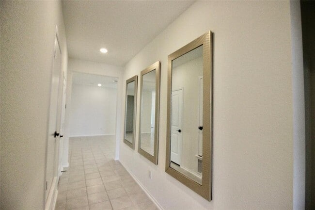 Foto del edificio - 240 Robert Hightower Dr