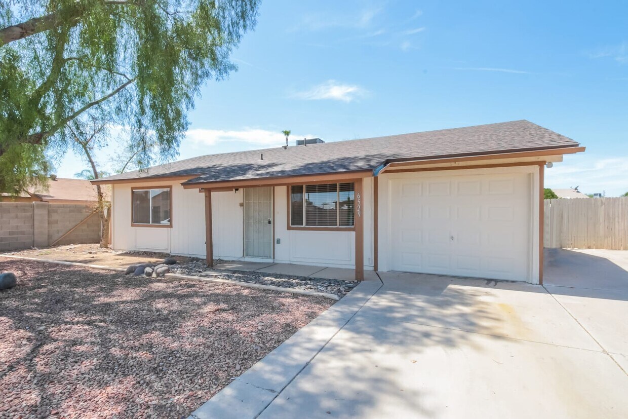 Primary Photo - 6529 W Papago St
