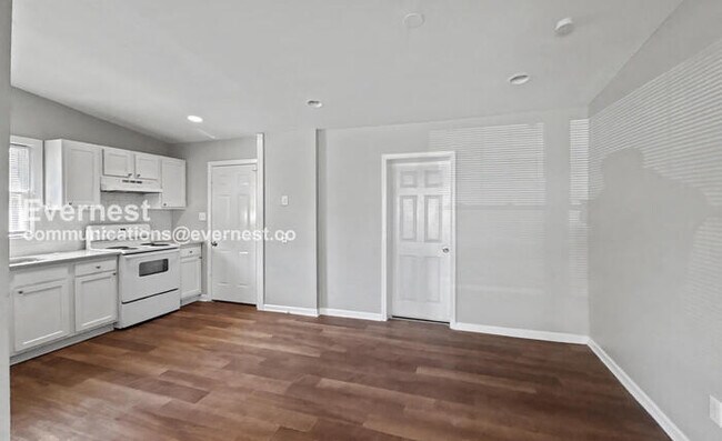 Foto del edificio - 3 Bed, 2 Bath Home with Fenced Yard / Pet-Friendly / Vouchers Accepted / Available Now!