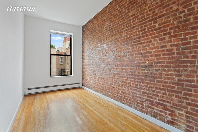 Building Photo - 21 E 93rd St