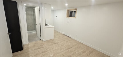 Building Photo - 21562 123 Av