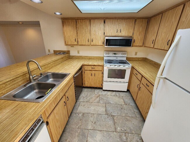 Foto del edificio - PINE VALLEY 2/2 CONDO, SINGLE STORY, PRIME...