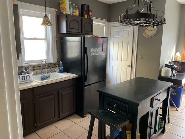 Building Photo - 77 Sheridan Ave