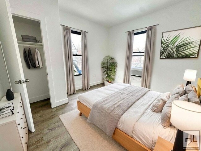 Building Photo - EAST 3 STREET