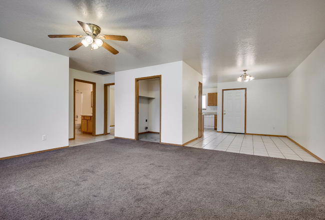 Building Photo - 1009 E Kuna Rd