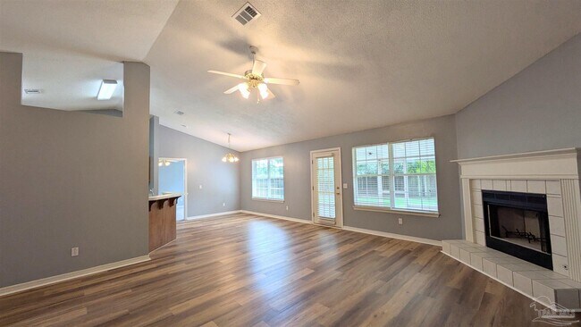 Foto del edificio - 3131 Windjammer Ct