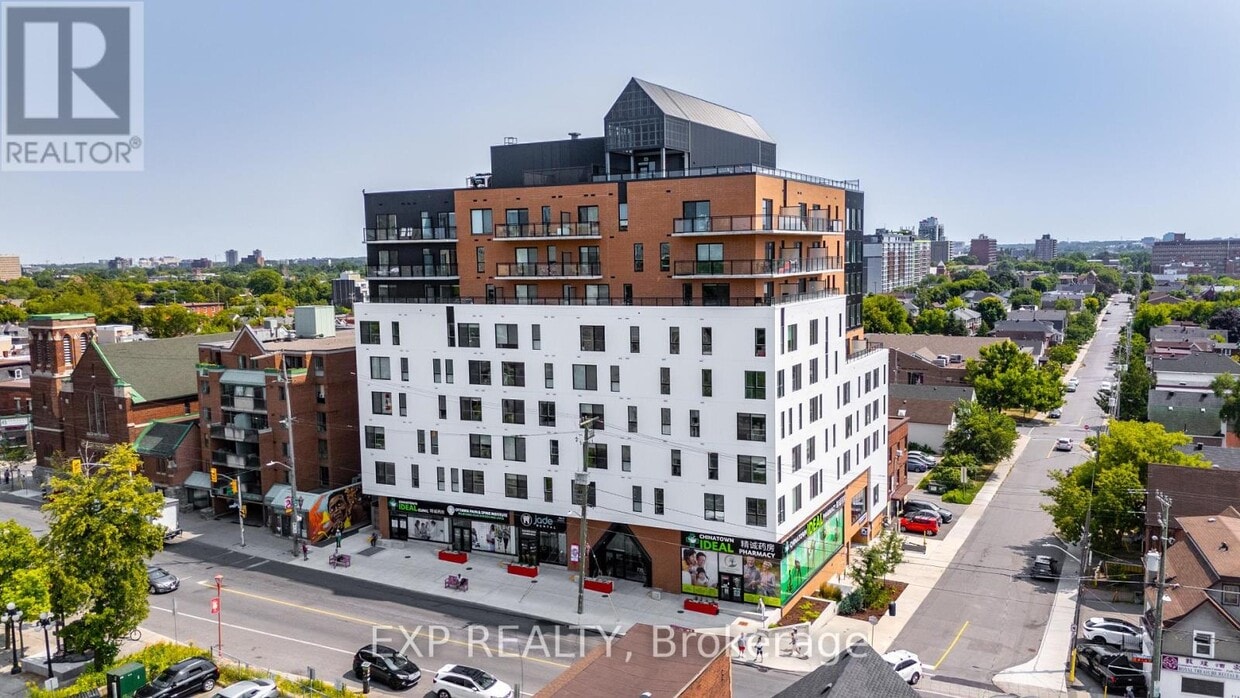 Photo principale - 770 Somerset St W