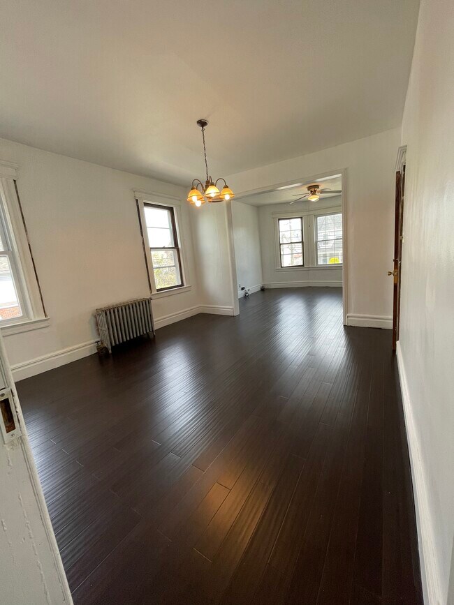 Sala de estar y comedor - 293 Delawanna Ave