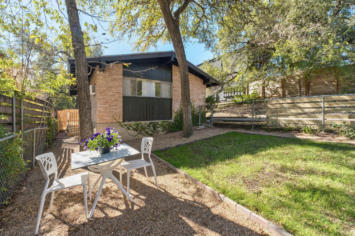 Foto principal - 515 Pecan Grove Rd