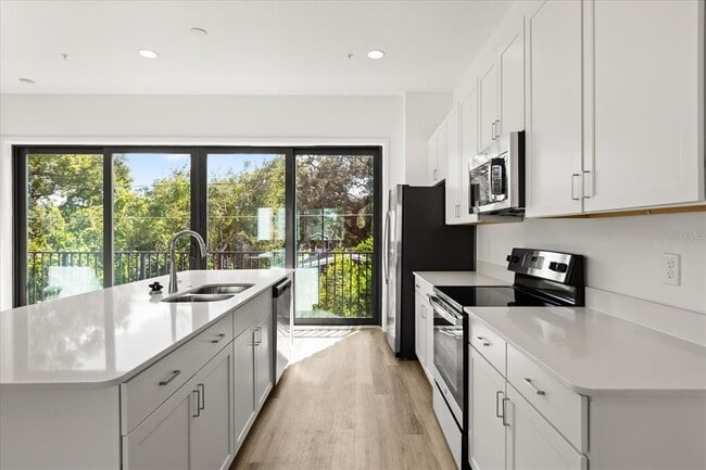 Building Photo - 56 W Harding St