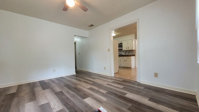 Building Photo - 4524 Baywood Dr SW