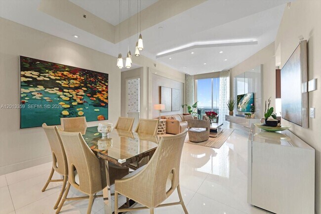 Foto del edificio - 15811 Collins Ave