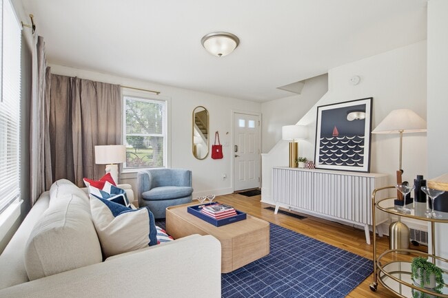 Building Photo - Redbank Village