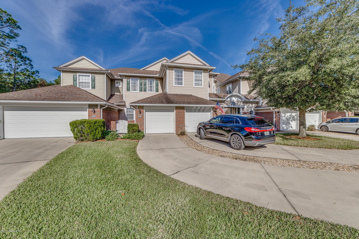 Primary Photo - 2052 SECRET GARDEN Ln